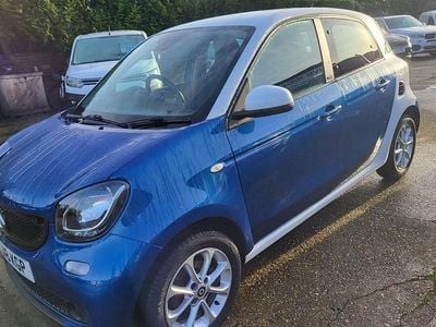 Used Smart ForFour Passion 90 HP (66 kW) 2018 White Hatchback