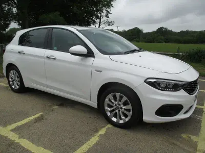 Usado Fiat Tipo Easy Plus 95 HP (69 kW) 2017 Branco Citadino