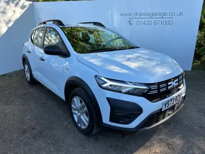 Używany Dacia Sandero Essentiel 2023 Biały Hatchback