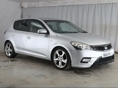 Usado Kia Ceed 2011 Prateado Citadino