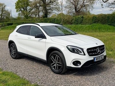 Used Mercedes GLA180 Urban 122 HP (89 kW) 2019 White SUV