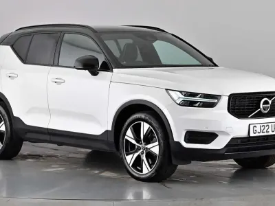 Used Volvo XC40 R-Design 211 HP (155 kW) 2022 Crystal white SUV