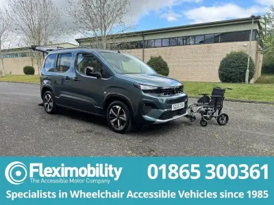 Used Peugeot Rifter Allure 131 HP (96 kW) 2025 Blue MPV