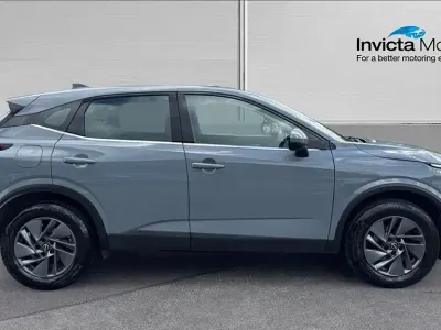 Gebraucht Nissan Qashqai Acenta Premium 140 PS (102 kW) 2023 Grau SUV