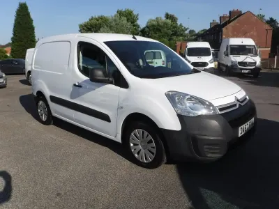 Used Citroën Berlingo 100 HP (73 kW) 2017 White MPV