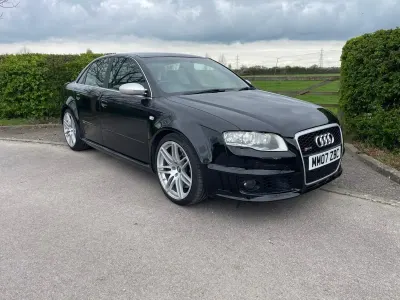 Usado Audi RS4 420 HP (308 kW) 2007 Preto Sedan