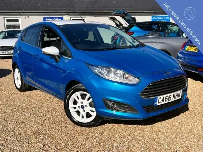 Used Ford Fiesta Zetec 82 HP (60 kW) 2016 Blue Hatchback