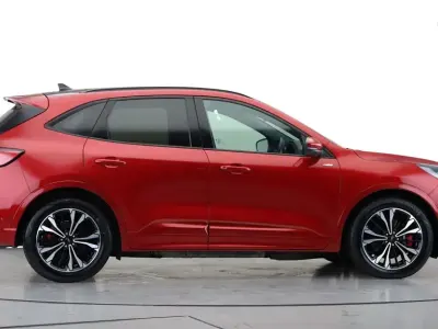 Used Ford Kuga 225 HP (165 kW) 2021 Red SUV