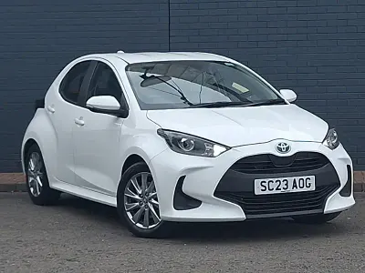 Used Toyota Yaris 116 HP (85 kW) 2023 White Hatchback