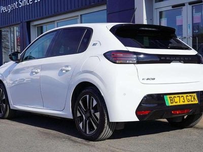 Used Peugeot e-208 Style 98 kW (134 HP) 2024 White Hatchback