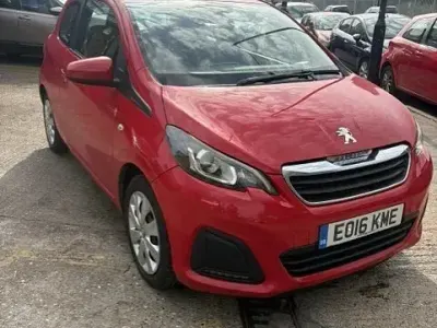 Used Peugeot 108 Active 68 HP (50 kW) 2016 Red Hatchback