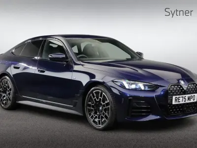 Begagnad BMW 520 M Sport 205 HK (150 kW) 2024 Blå