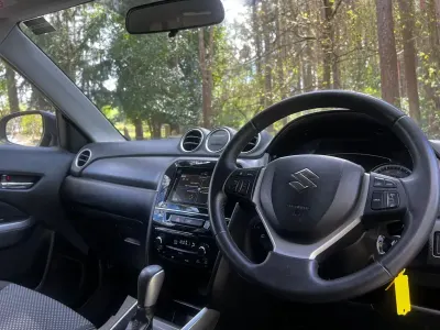 Gebraucht Suzuki Vitara SZ-T 140 PS (102 kW) 2019 Schwarz SUV