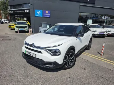 Used Citroën e-C4 Shine 98 kW (134 HP) 2022 White Hatchback