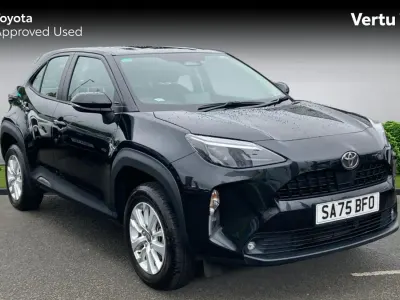 Used Toyota Yaris Hybrid 116 HP (85 kW) 2025 Eclipse black (metallic paint) Estate
