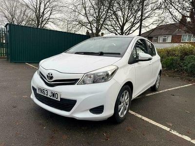 Used Toyota Yaris 2013 White Hatchback