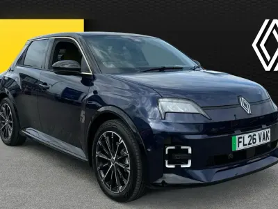 Used Renault R5 Iconic 110 kW (150 HP) 2026 Special twotone metallic  midnight blue with bla Hatchback