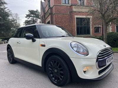 Used Mini Cooper Hatch 2015 White Hatchback