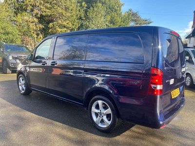 Usado Mercedes Vito Premium 161 HP (118 kW) 2020 Azul Van