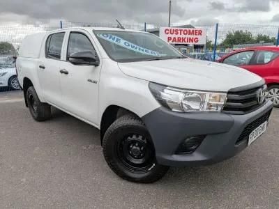 Used Toyota HiLux Active 150 HP (110 kW) 2020 White Pickup