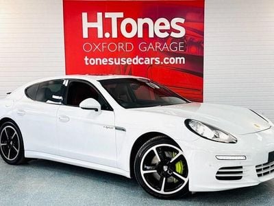 Used Porsche Panamera 416 HP (305 kW) 2016 White Hatchback