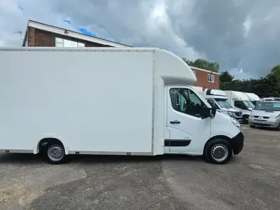 Begagnad Vauxhall Movano 125 HK (91 kW) 2013 Vit Minibuss