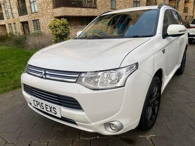 White Used 2015 Mitsubishi Outlander P-HEV Estate | £4,500 (Super price)