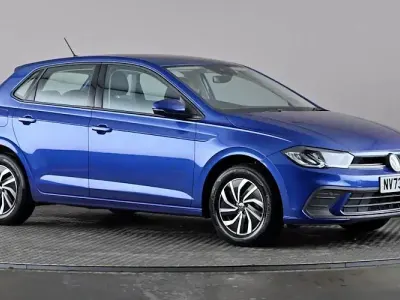 Used VW Polo Life 95 HP (69 kW) 2024 Blue Hatchback