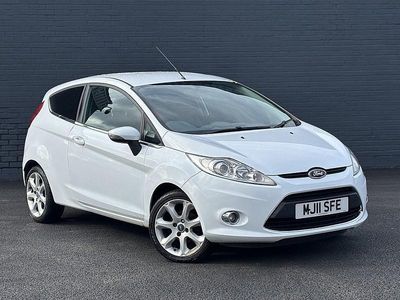 Used Ford Fiesta Zetec 82 HP (60 kW) 2011 White Hatchback
