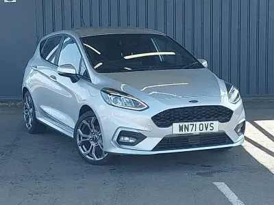 Begagnad Ford Fiesta ST-Line 100 HK (73 kW) 2021 Silver Halvkombi