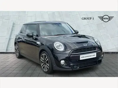 Usado Mini Cooper S Exclusive 192 HP (141 kW) 2019 Preto Citadino