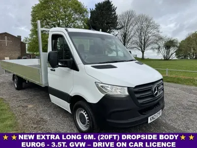 Usado Mercedes Sprinter Progressive 150 HP (110 kW) 2021 Branco Van