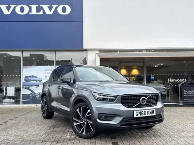 Used Volvo XC40 R-Design 188 HP (138 kW) 2019 SUV