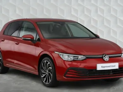 Used VW Golf VIII Life 150 HP (110 kW) 2024 Red Hatchback