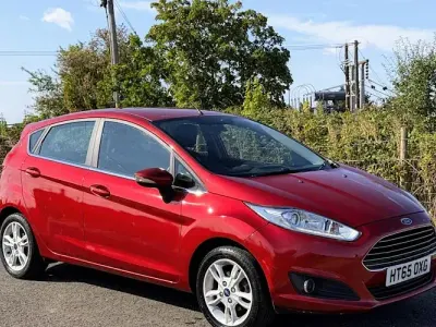 Used Ford Fiesta Zetec 82 HP (60 kW) 2016 Red Hatchback