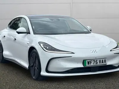 Begagnad MG IM5 216 kW (295 HK) 2025 Halvkombi