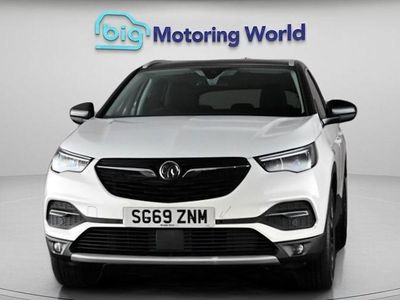 Used Vauxhall Grandland X Design Edition 131 HP (96 kW) 2019 White SUV