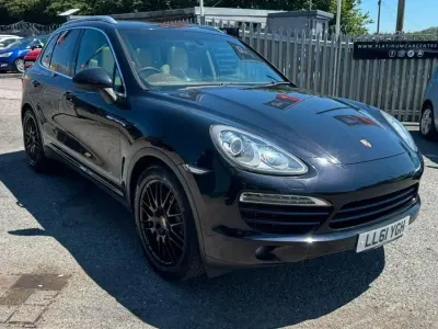 Used Porsche Cayenne 245 HP (180 kW) 2012 Black SUV