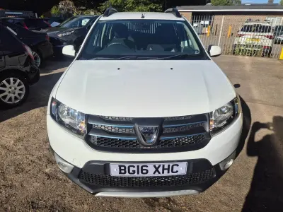 Used Dacia Sandero Lauréate 90 HP (66 kW) 2016 White Hatchback