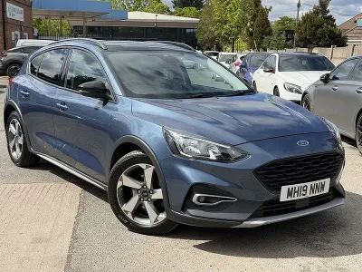 Second-hand Ford Focus Active 125 CP (91 kW) 2019 Albastru Hatchback