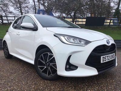 Used Toyota Yaris Hybrid Design 2023 White Hatchback