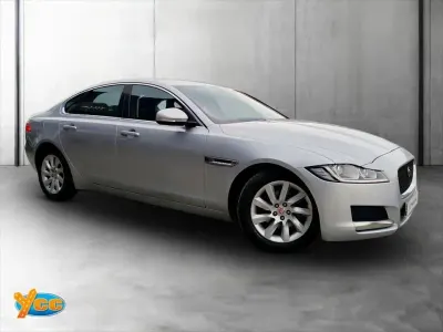 Używany Jaguar XF Prestige 163 KM (119 kW) 2015 Srebrny Sedan/Limuzyna
