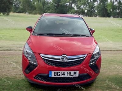 Used Vauxhall Zafira 140 HP (102 kW) 2014 Red MPV