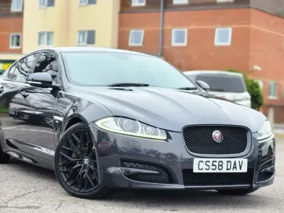 Używany Jaguar XF R-Sport 200 KM (147 kW) 2015 Szary Sedan/Limuzyna