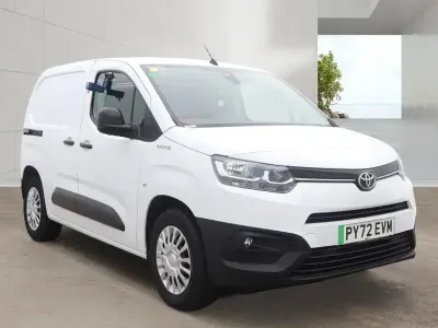 Used Toyota Proace 50 kW (68 HP) 2022 White MPV