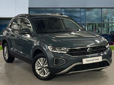 Used VW T-Roc Life 150 HP (110 kW) 2024 Petrol blue SUV