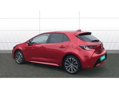 Gebraucht Toyota Corolla Design 122 PS (89 kW) 2020 Rot Kleinwagen