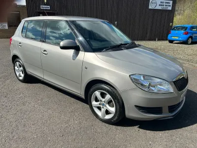 Używany Skoda Fabia SE 105 KM (77 kW) 2010 Beżowy Hatchback