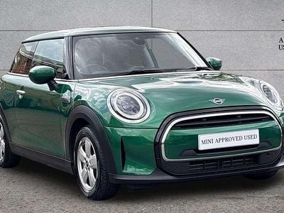 Begagnad Mini Cooper Classic 134 HK (98 kW) 2023 Grön Halvkombi