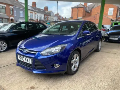 Used Ford Focus Zetec 115 HP (84 kW) 2013 Blue Hatchback